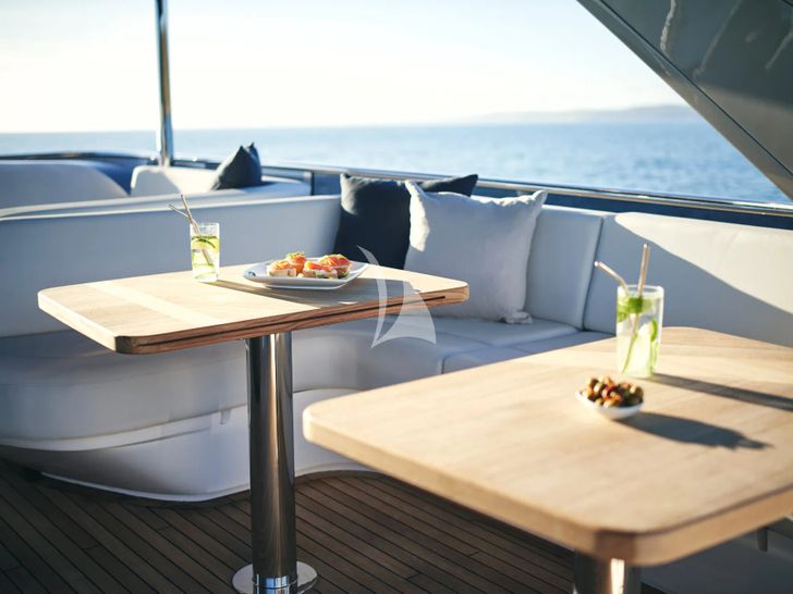 SOHAZ IV Princess Y72 - flybridge seating and dining area SOHAZ IV Princess Y72 - flybridge seating and dining area