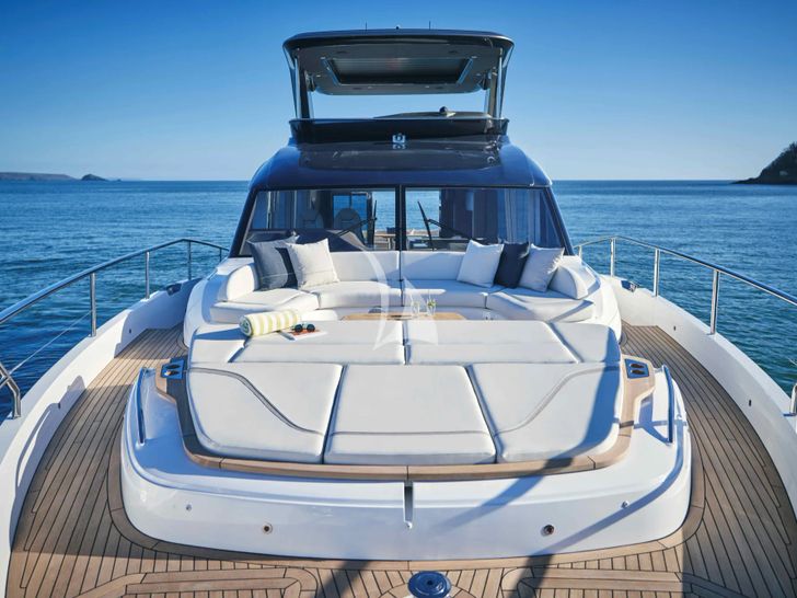 SOHAZ IV Princess Y72 - foredeck lounge and bronzing area SOHAZ IV Princess Y72 - foredeck lounge and bronzing area