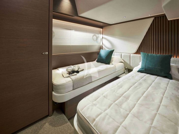 SOHAZ IV Princess Y72 - twin cabin 1 SOHAZ IV Princess Y72 - twin cabin 1