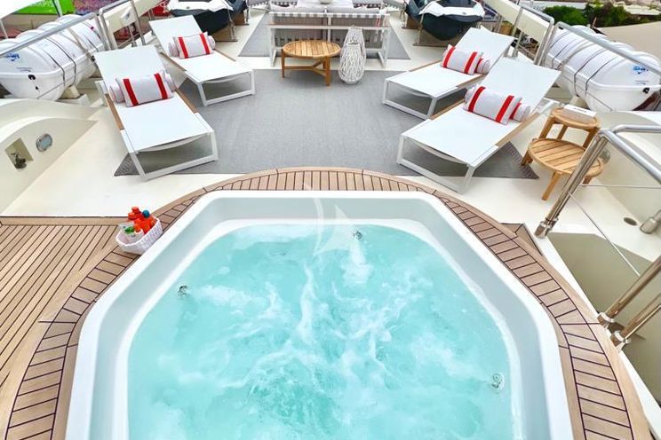 Charter Yacht SOLAFIDE - Bennetti 52m - 6 Cabins - Cannes - Monaco - St. Tropez - French Riviera