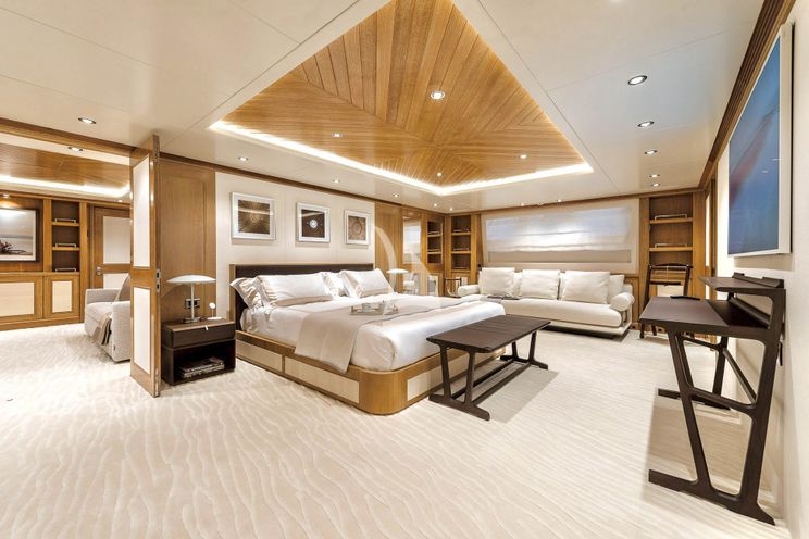Charter Yacht SOLAFIDE - Bennetti 52m - 6 Cabins - Cannes - Monaco - St. Tropez - French Riviera