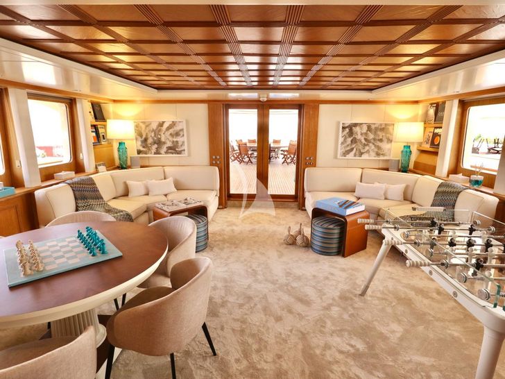 SOLAFIDE Benetti 52m sky lounge seating