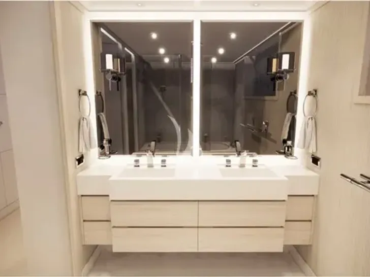SOLUS Oceanco 53m - VIP cabin bathroom SOLUS Oceanco 53m - VIP cabin bathroom