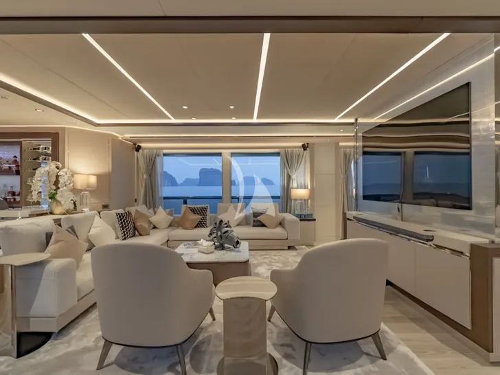 SONG OF SONGS Heysea 139 - main saloon SONG OF SONGS Heysea 139 - main saloon