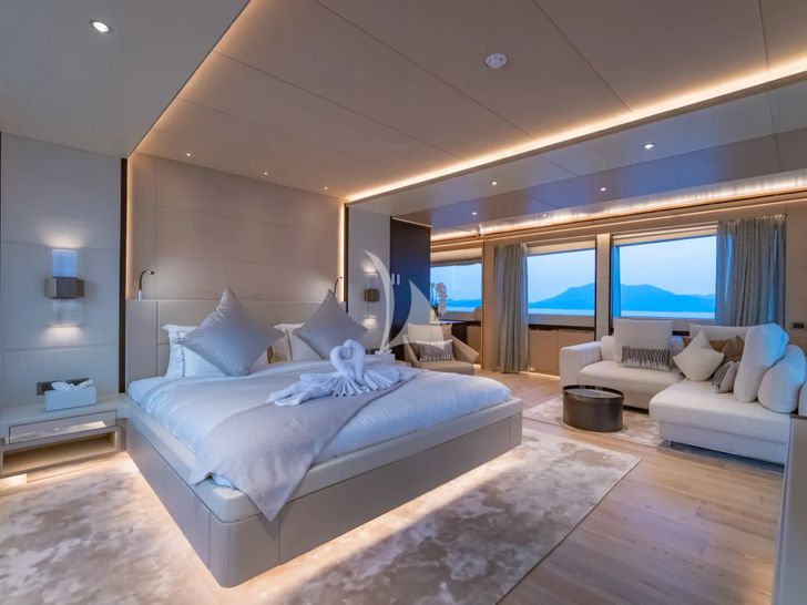 SONG OF SONGS Heysea 139 - owner's suite SONG OF SONGS Heysea 139 - owner's suite