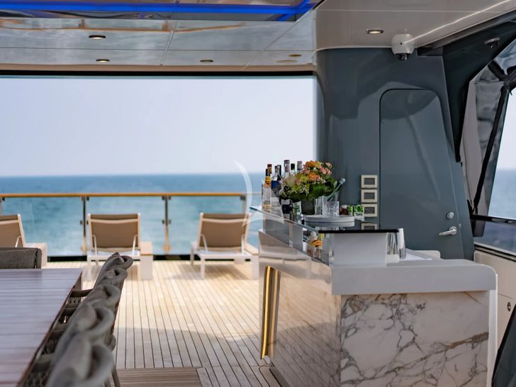 SONG OF SONGS Heysea 139 - sun deck bar SONG OF SONGS Heysea 139 - sun deck bar