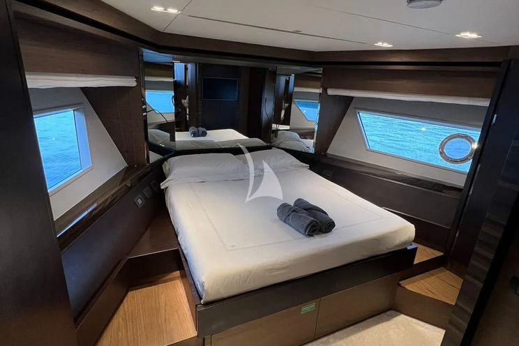 Charter Yacht SONIC - Ferretti 670 - 3 Cabins - Golfe Juan - Cannes - St Tropez - Nice - Antibes - Monaco - French Riviera