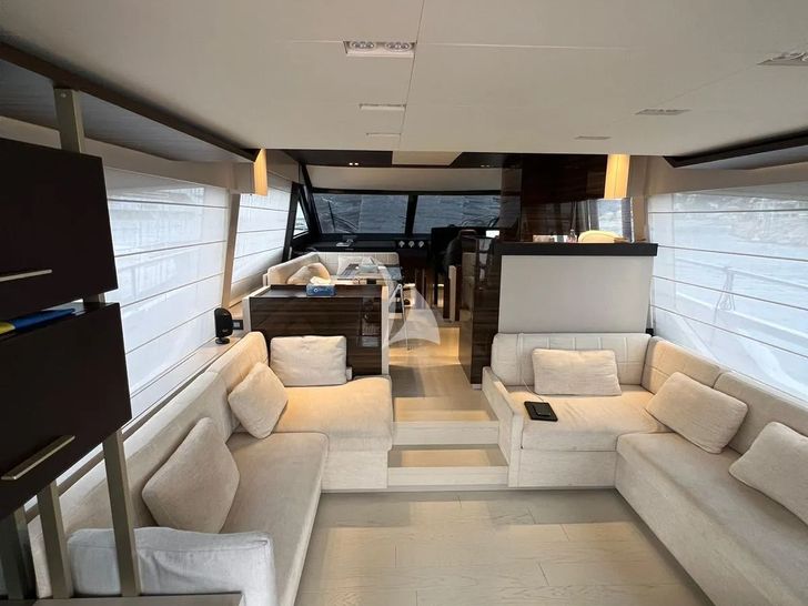 SONIC Ferretti 670 - main saloon SONIC Ferretti 670 - main saloon