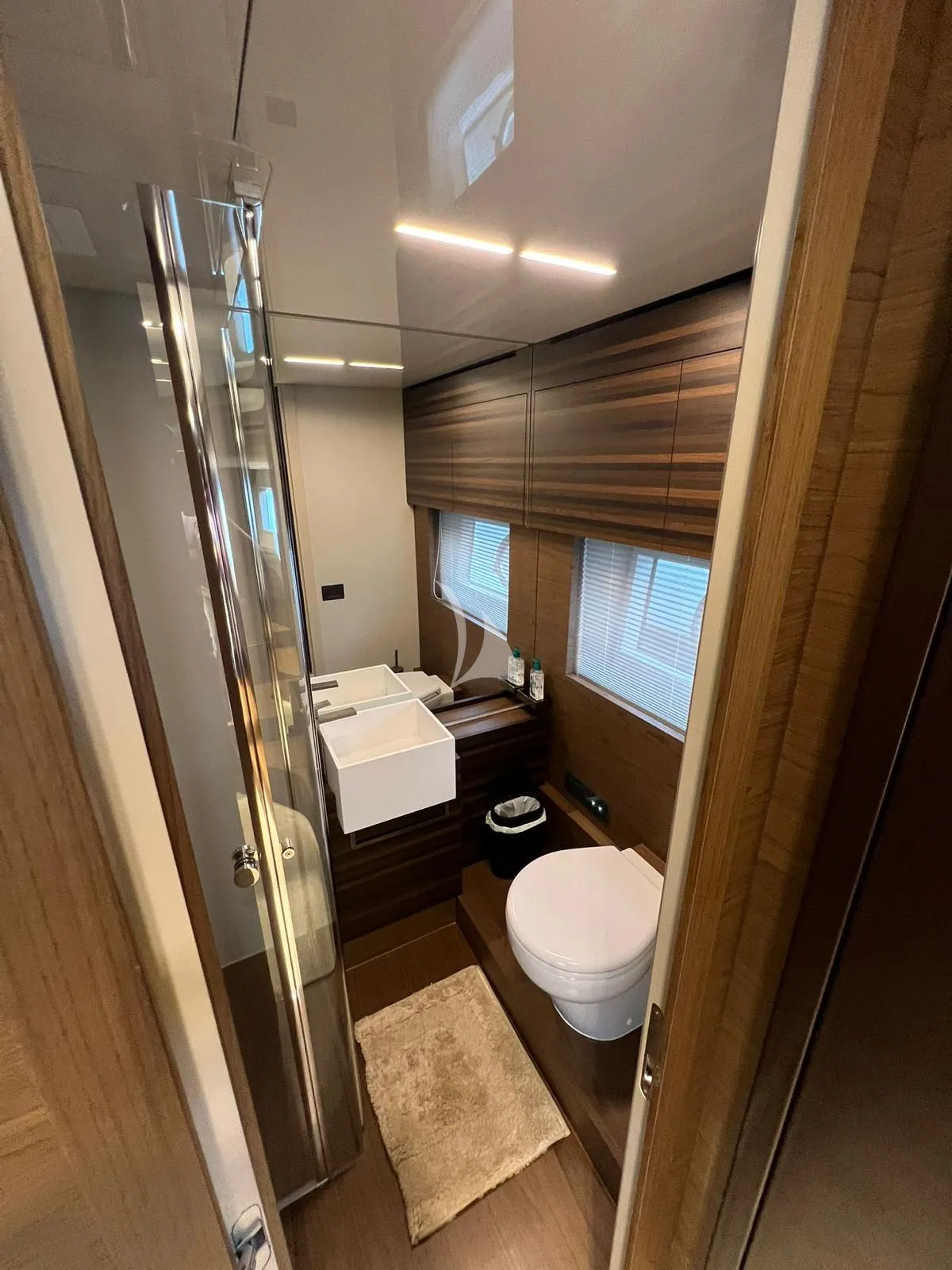 Charter Yacht SONIC - Ferretti 670 - 3 Cabins - Golfe Juan - Cannes - St Tropez - Nice - Antibes - Monaco - French Riviera