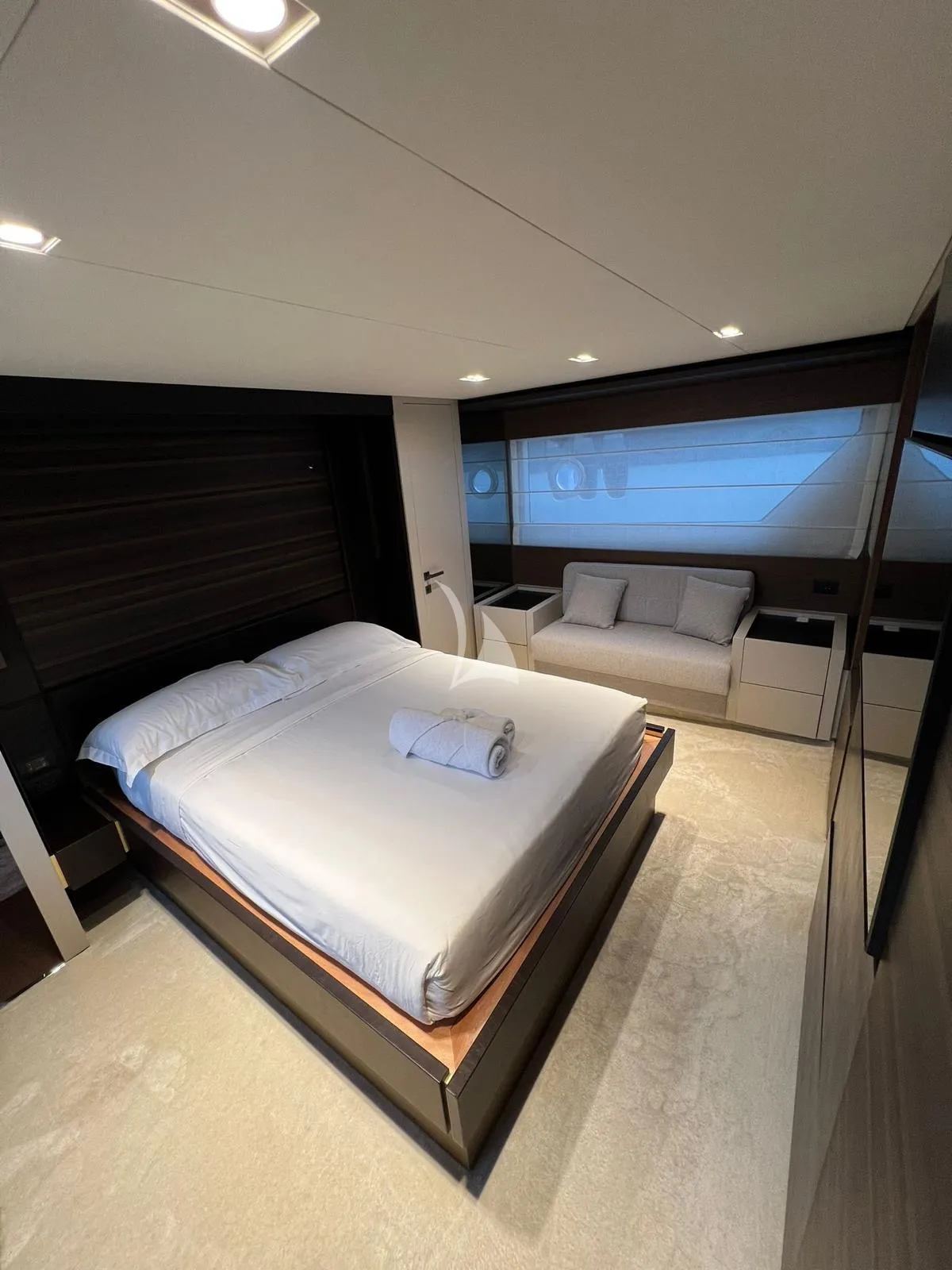 Charter Yacht SONIC - Ferretti 670 - 3 Cabins - Golfe Juan - Cannes - St Tropez - Nice - Antibes - Monaco - French Riviera