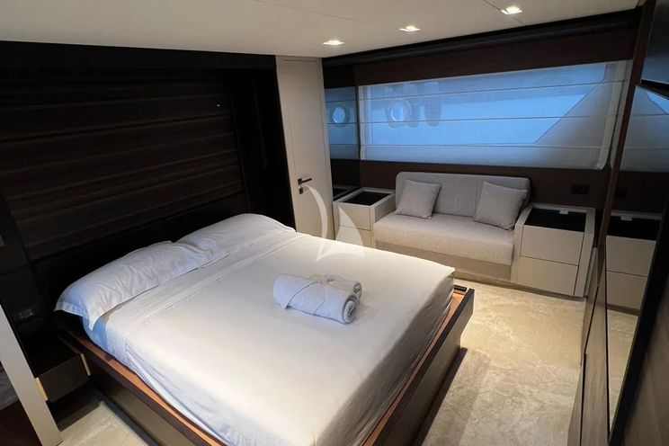 Charter Yacht SONIC - Ferretti 670 - 3 Cabins - Golfe Juan - Cannes - St Tropez - Nice - Antibes - Monaco - French Riviera