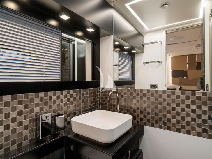 SOPHIA Pershing 9X VIP cabin bathroom