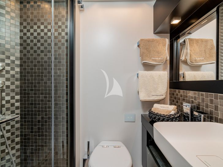 SOPHIA Pershing 9X second twin cabin bathroom