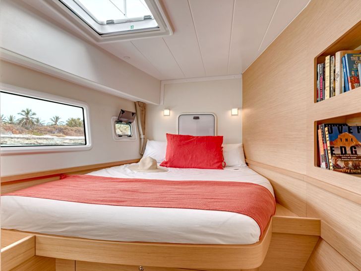 SOPHIE Lagoon 42 - VIP cabin SOPHIE Lagoon 42 - VIP cabin