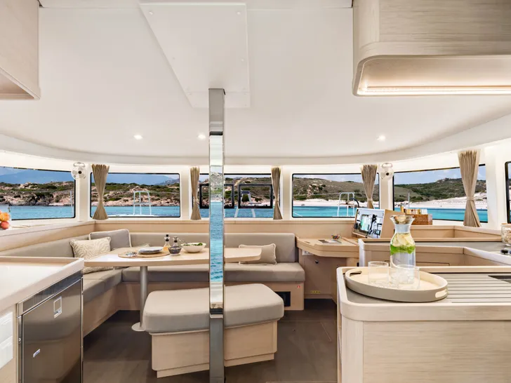 SOPHIE Lagoon 42 - interior SOPHIE Lagoon 42 - interior