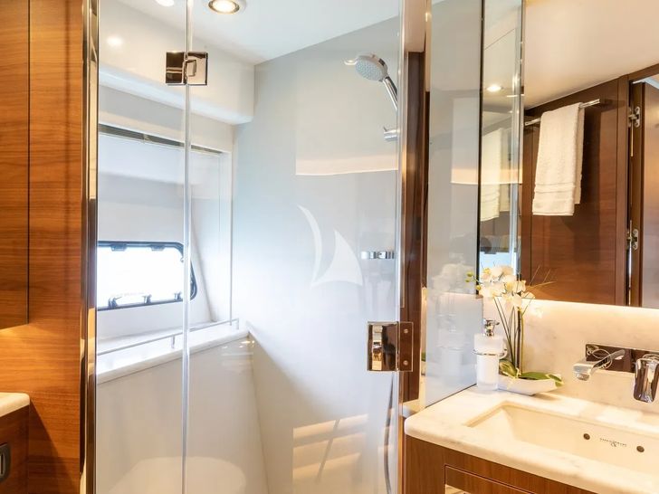 SORANA Princess 75 - VIP cabin 1 bathroom SORANA Princess 75 - VIP cabin 1 bathroom