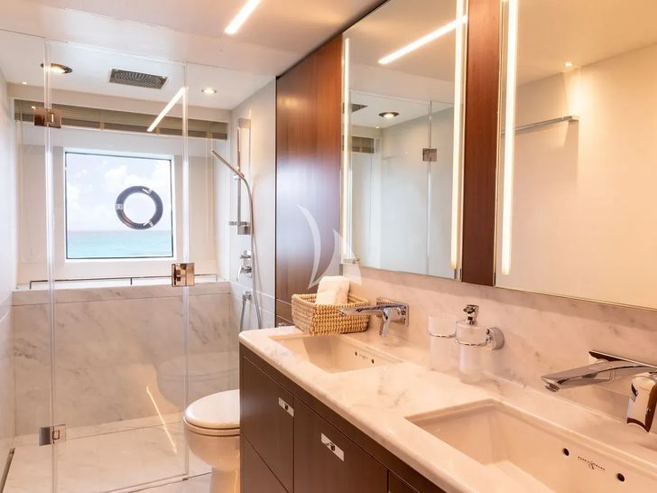 SORANA Princess 75 - master cabin bathroom SORANA Princess 75 - master cabin bathroom