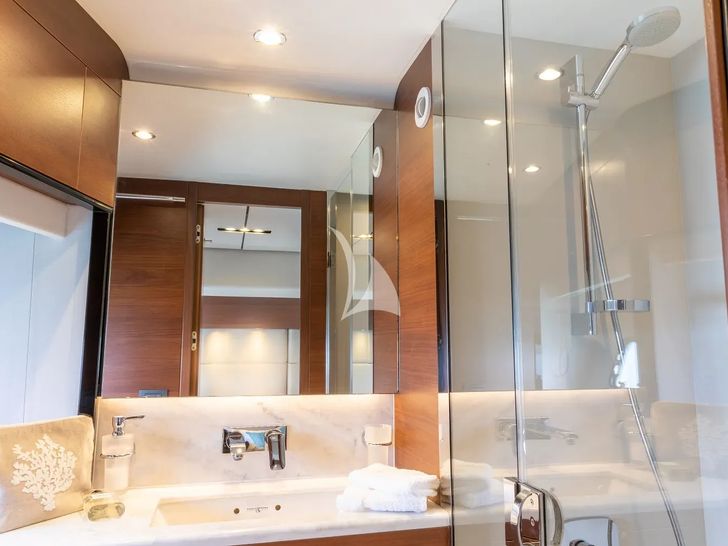 SORANA Princess 75 - twin cabin bathroom SORANA Princess 75 - twin cabin bathroom