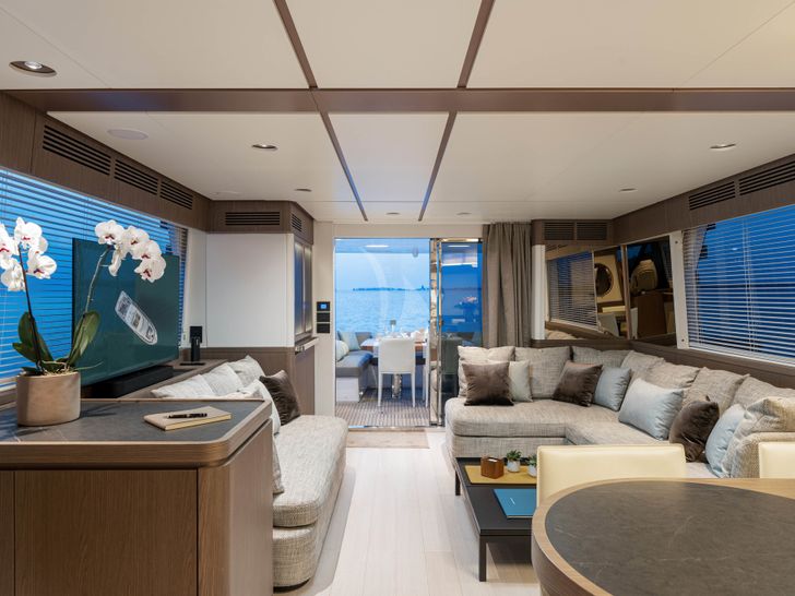 SOUL Azimut Magellano 66 Main Salon SOUL Azimut Magellano 66 Main Salon