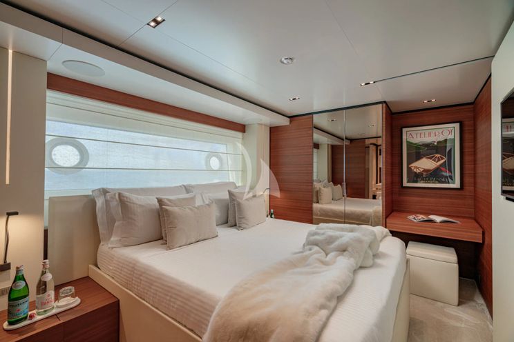 Charter Yacht SOUTH - Ferretti Custom Line Navetta 33 - 5 Cabins - Naples - Capri - Positano - Amalfi Coast