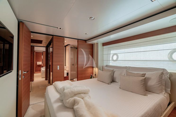 Charter Yacht SOUTH - Ferretti Custom Line Navetta 33 - 5 Cabins - Naples - Capri - Positano - Amalfi Coast