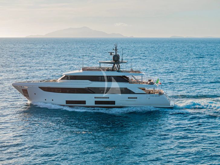 SOUTH Ferretti Custom Line Navetta 33 - cruising side profile SOUTH Ferretti Custom Line Navetta 33 - cruising side profile