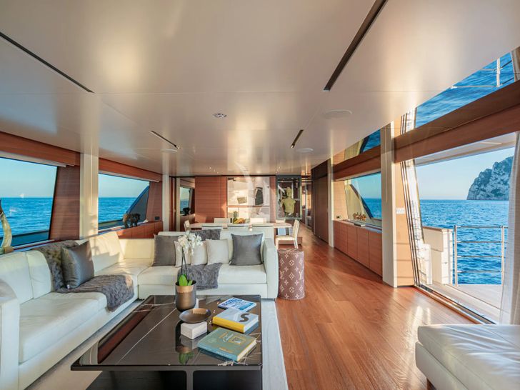 SOUTH Ferretti Custom Line Navetta 33 - main saloon SOUTH Ferretti Custom Line Navetta 33 - main saloon