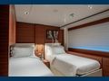 SOUTH Ferretti Custom Line Navetta 33 - twin cabin