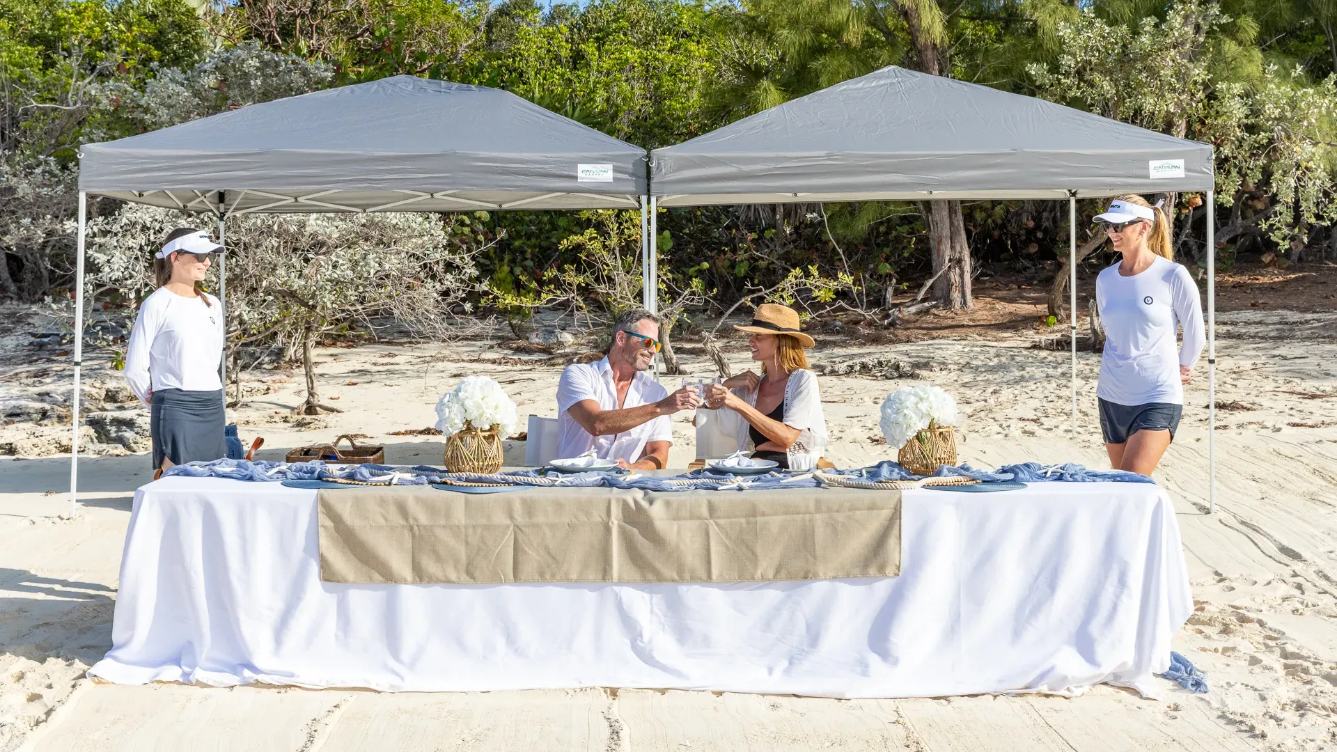 SOUTH Heesen 55m - beach set up
