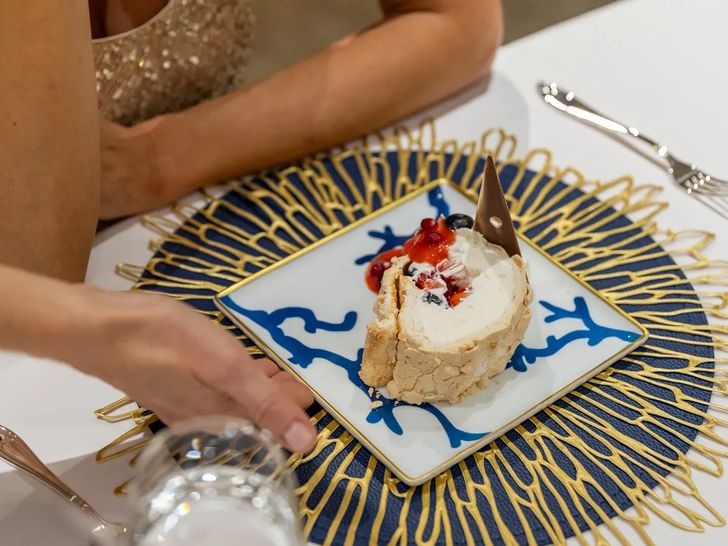 SOUTH Heesen 55m dessert SOUTH Heesen 55m dessert