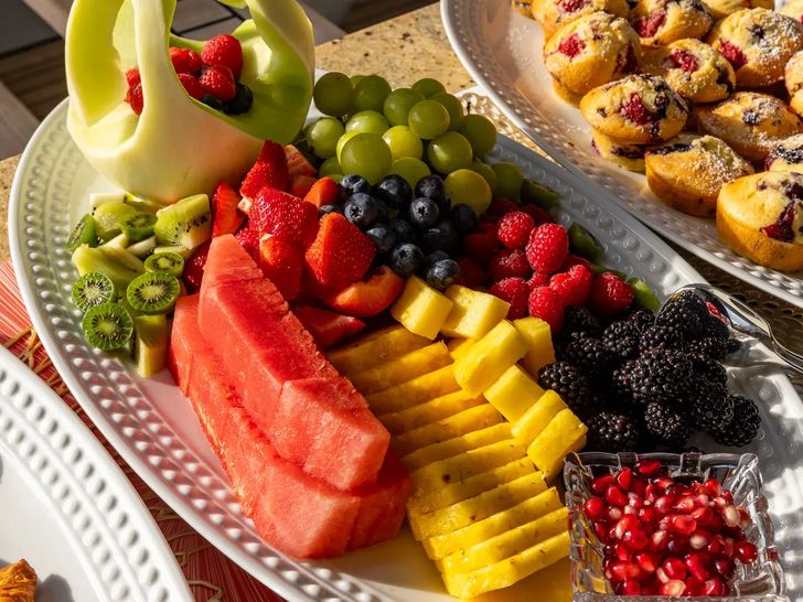 SOUTH Heesen 55m fuit platter SOUTH Heesen 55m fuit platter