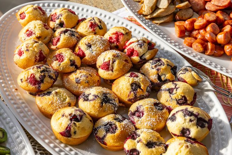 Charter Yacht SOUTH - Heesen 55m - 6 Cabins - Nassau - Exumas - Bahamas