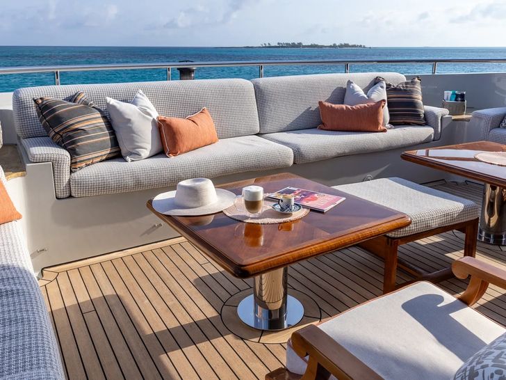 SOUTH Heesen 55m sky deck aft SOUTH Heesen 55m sky deck aft