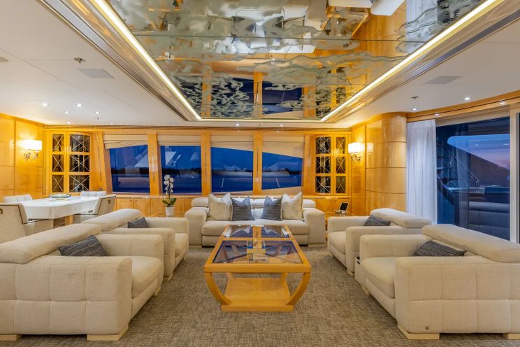 Charter Yacht SOUTH - Heesen 55m - 6 Cabins - Nassau - Exumas - Bahamas