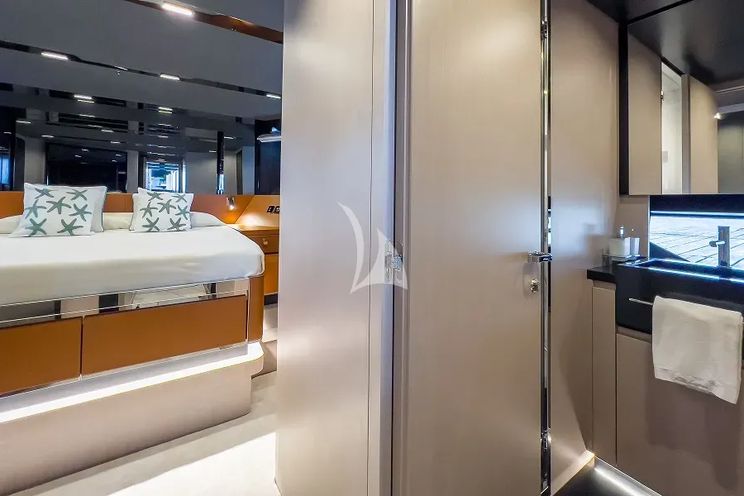 Charter Yacht SPACE COWBOY - Riva 88 Folgore - 4 Cabins - Genoa - Lavagna - Liguria - La Spezia - Italian Riviera