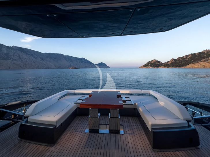 SPACE COWBOY Riva 88 Folgore - aft deck SPACE COWBOY Riva 88 Folgore - aft deck