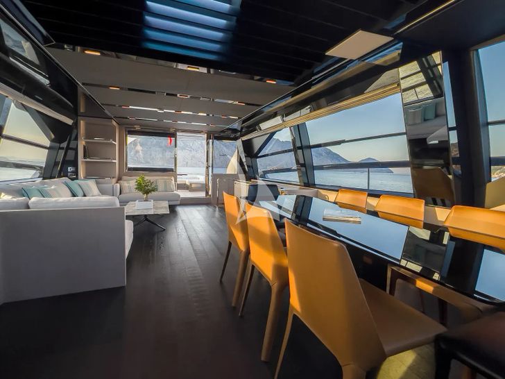 SPACE COWBOY Riva 88 Folgore - saloon and dining area SPACE COWBOY Riva 88 Folgore - saloon and dining area