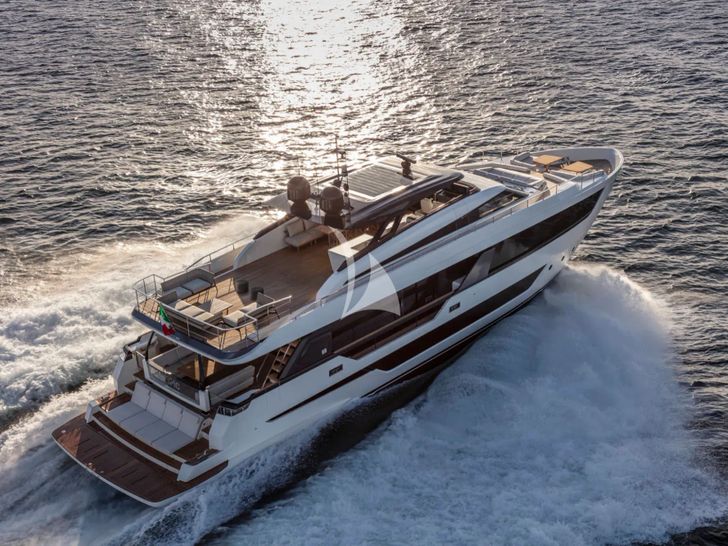 SPICA Ferretti 1000 - cruising SPICA Ferretti 1000 - cruising