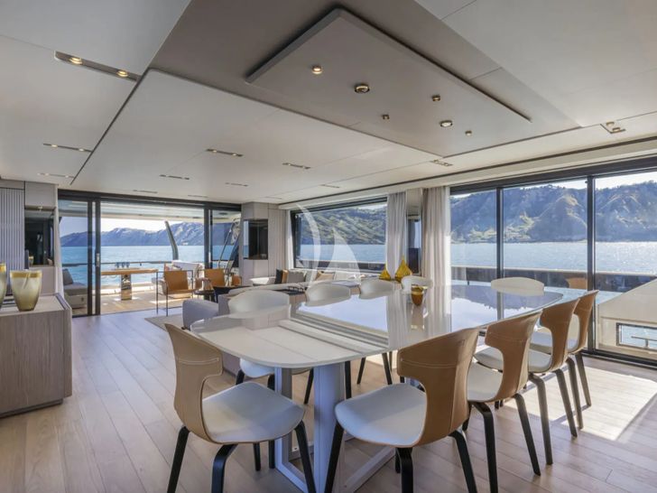 SPICA Ferretti 1000 - dining area SPICA Ferretti 1000 - dining area