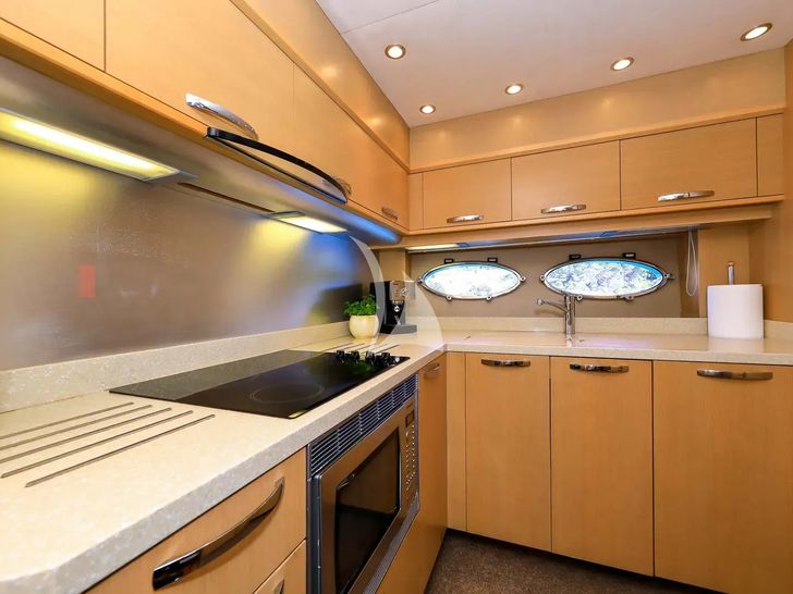 SPICE OF LIFE II Princess V65 - galley SPICE OF LIFE II Princess V65 - galley