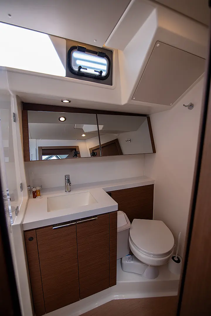 SPRING SONG Oceanis 54 - cabin 2 bathroom