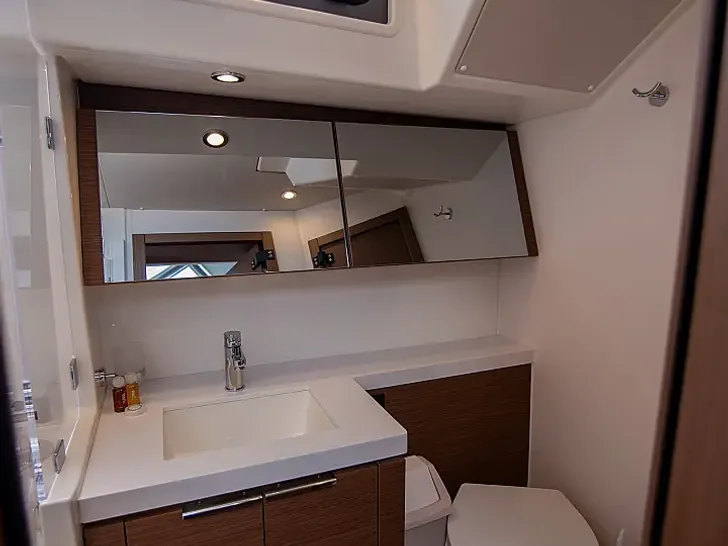 SPRING SONG Oceanis 54 - cabin 2 bathroom SPRING SONG Oceanis 54 - cabin 2 bathroom