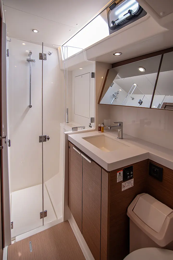 SPRING SONG Oceanis 54 - cabin 3 bathroom