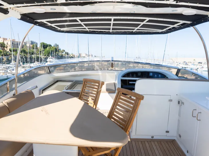 SEVEN STARS Antago 82 - flybridge SEVEN STARS Antago 82 - flybridge