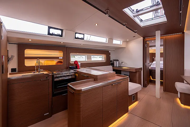 SPRING SONG Oceanis 54 - galley