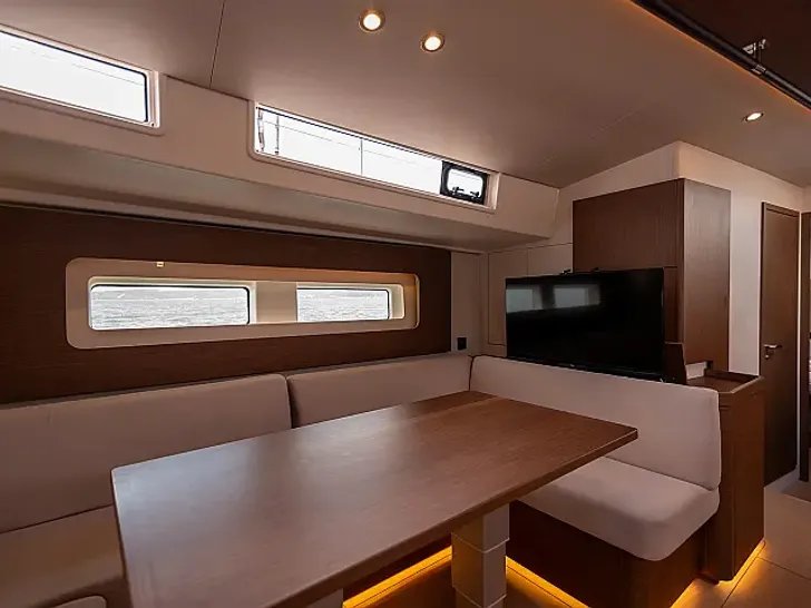 SPRING SONG Oceanis 54 - indoor dining area SPRING SONG Oceanis 54 - indoor dining area