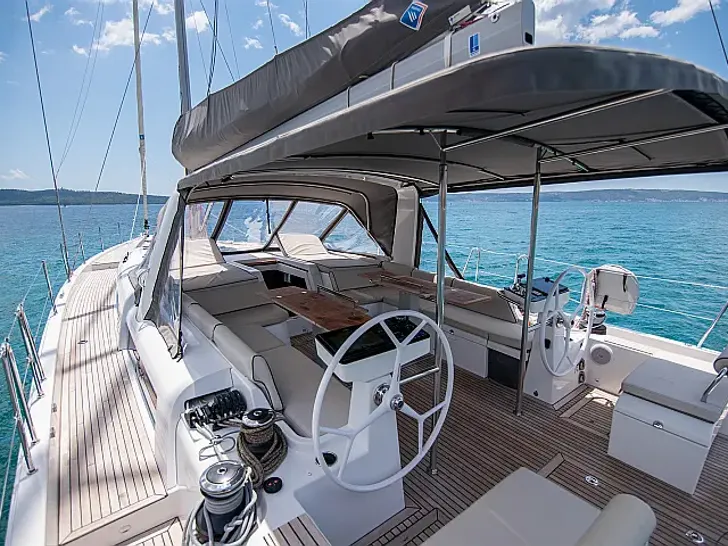 SPRING SONG Oceanis 54 - upper deck helm and lounge SPRING SONG Oceanis 54 - upper deck helm and lounge