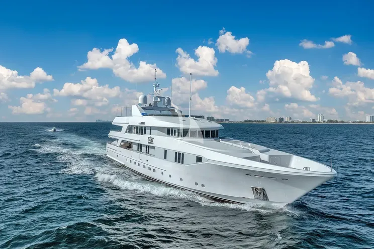 Charter Yacht STAR DIAMOND - Admiral 46m - 5 Cabins - Nassau - Exumas - Bahamas