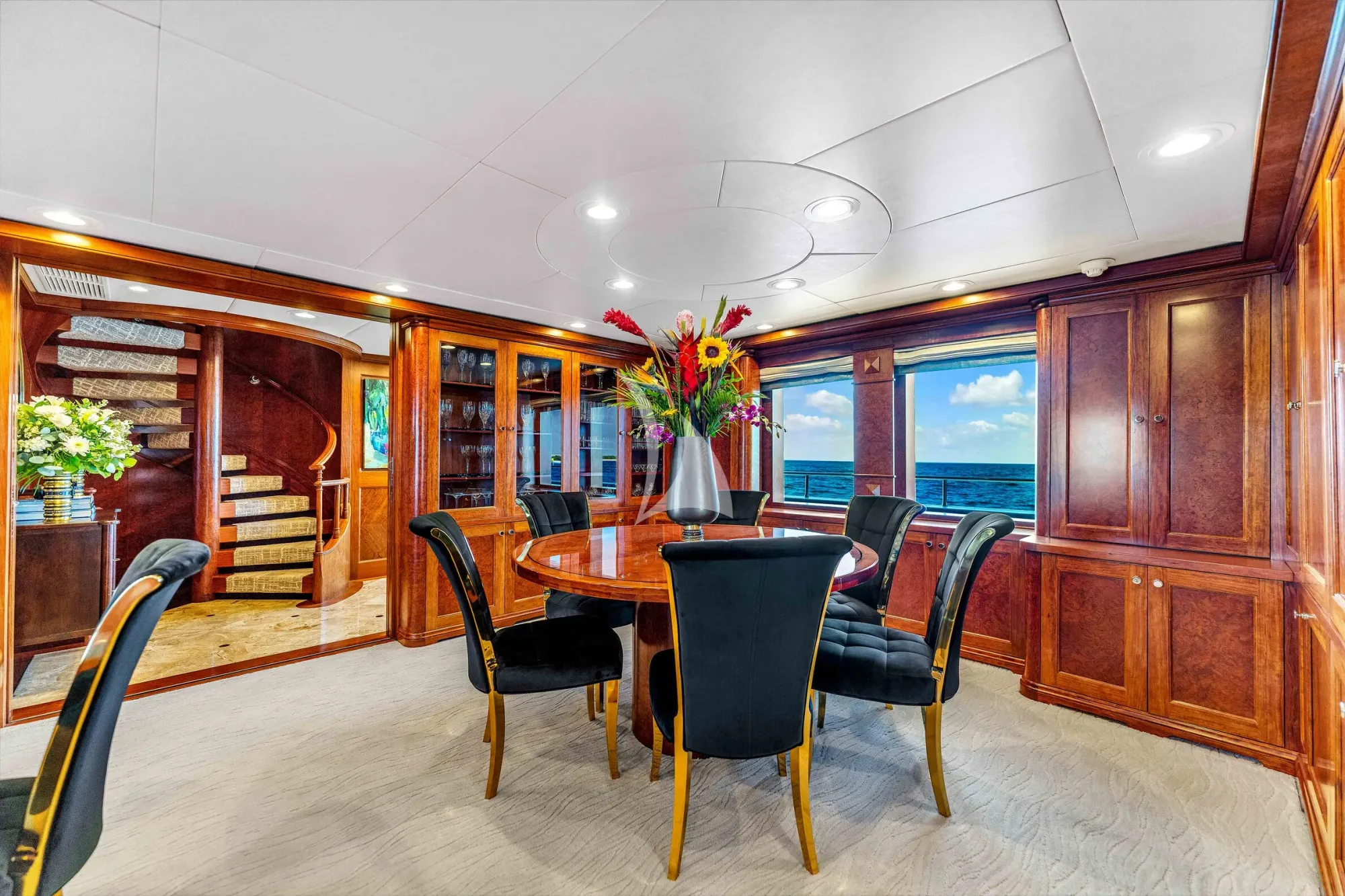 STAR DIAMOND Admiral 46m - dining table