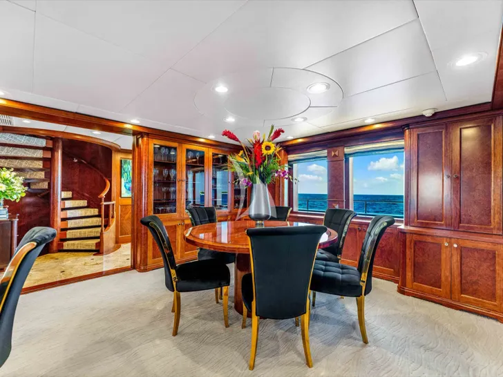 STAR DIAMOND Admiral 46m - dining table STAR DIAMOND Admiral 46m - dining table